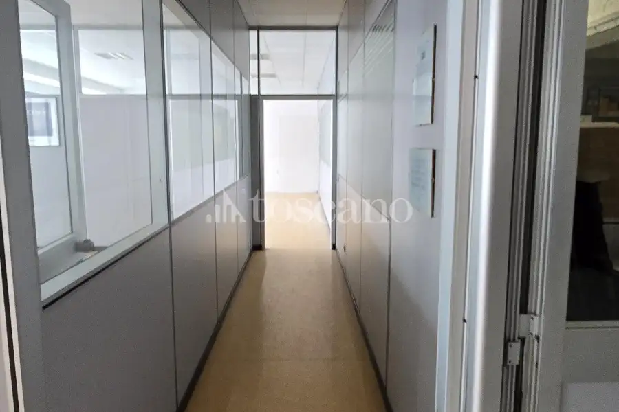 Capannone in vendita di 550 mq a €450,000 (rif. TS0099VE)