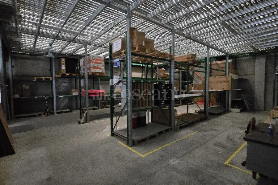 Capannone in vendita di 550 mq a €450,000 (rif. TS0099VE)