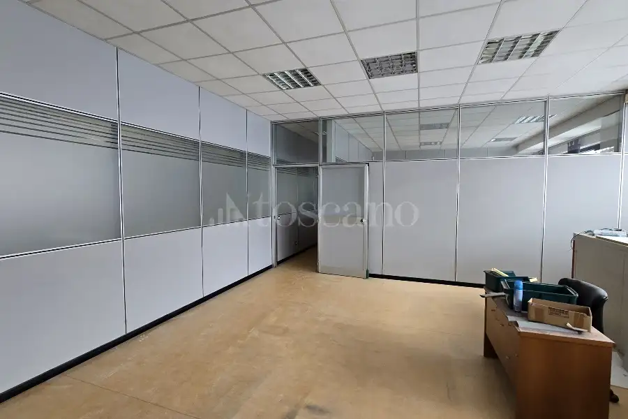 Capannone in vendita di 550 mq a €450,000 (rif. TS0099VE)