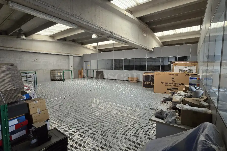 Capannone in vendita di 550 mq a €450,000 (rif. TS0099VE)