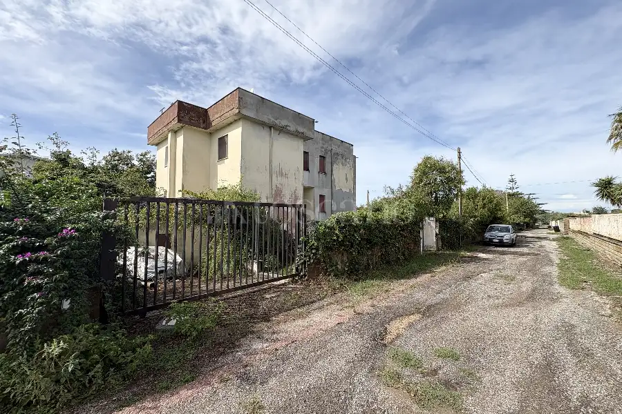 Palazzo in vendita di 300 mq a €199.000 (rif. 89/2026)