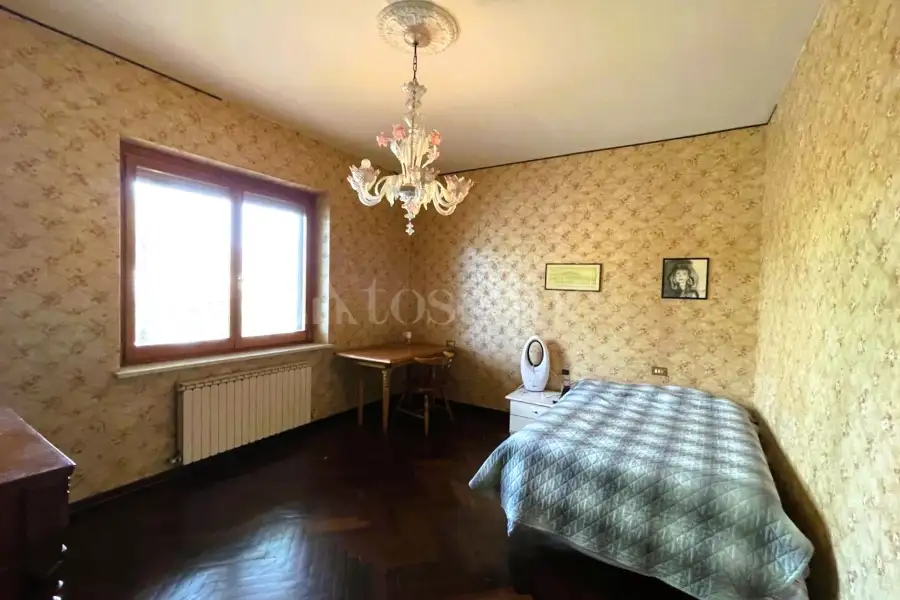 Villa in vendita di 305 mq a €650.000 (rif. 12/2025)