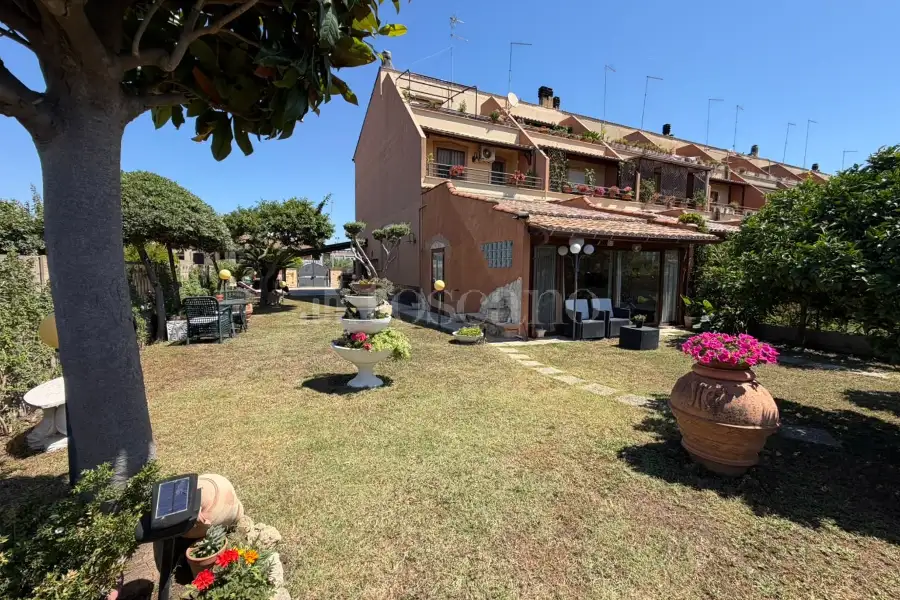 Villa Bifamiliare in vendita di 250 mq a €579.000 (rif. 20/2026)