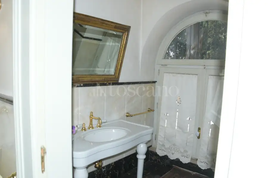 Villa in vendita di 603 mq a €1.770.000 (rif. 21/2023)
