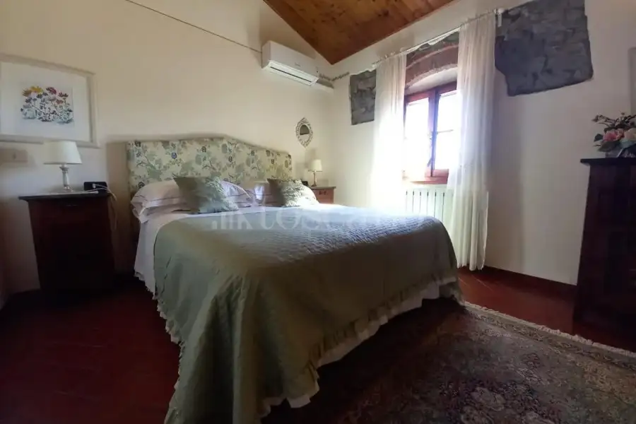 Casale in vendita di 880 mq a €1.080.000 (rif. 22/2025)