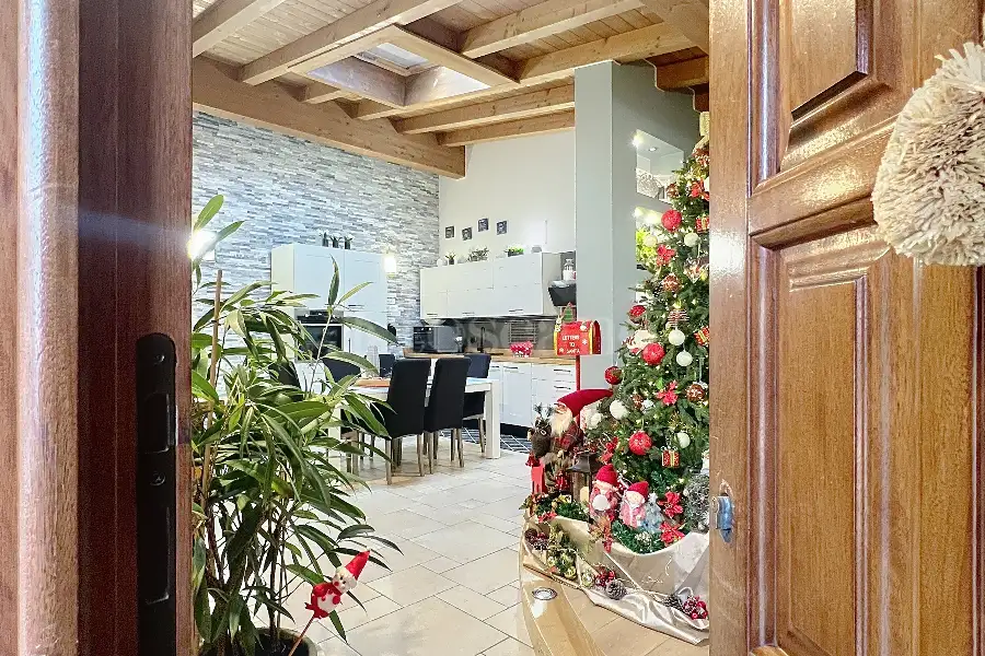 Villa Plurifamiliare in vendita di 480 mq a €680.000 (rif. 2/2026)