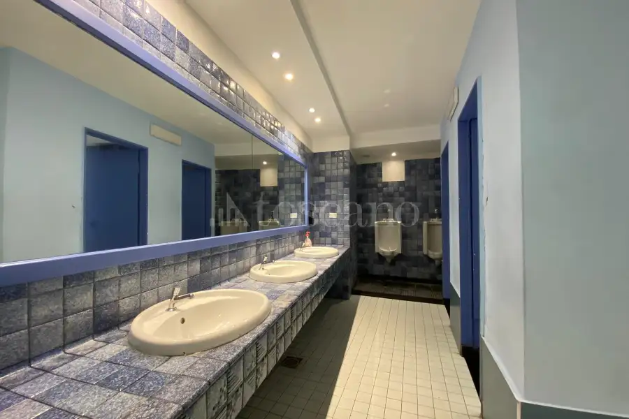 Negozio in vendita di 1.200 mq a €1.250.000 (rif. 40/2026)