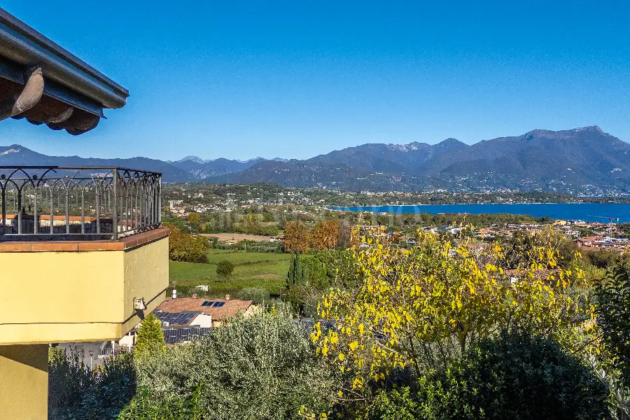 Villa in vendita di 583 mq a €2.680.000 (rif. 66/2025)