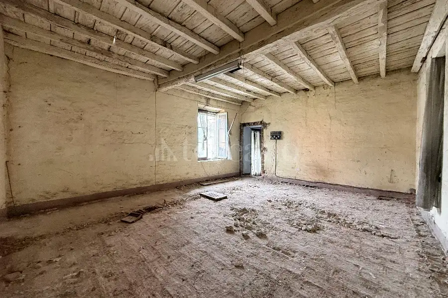 Casa in vendita di 250 mq a €139.000 (rif. 12/2026)