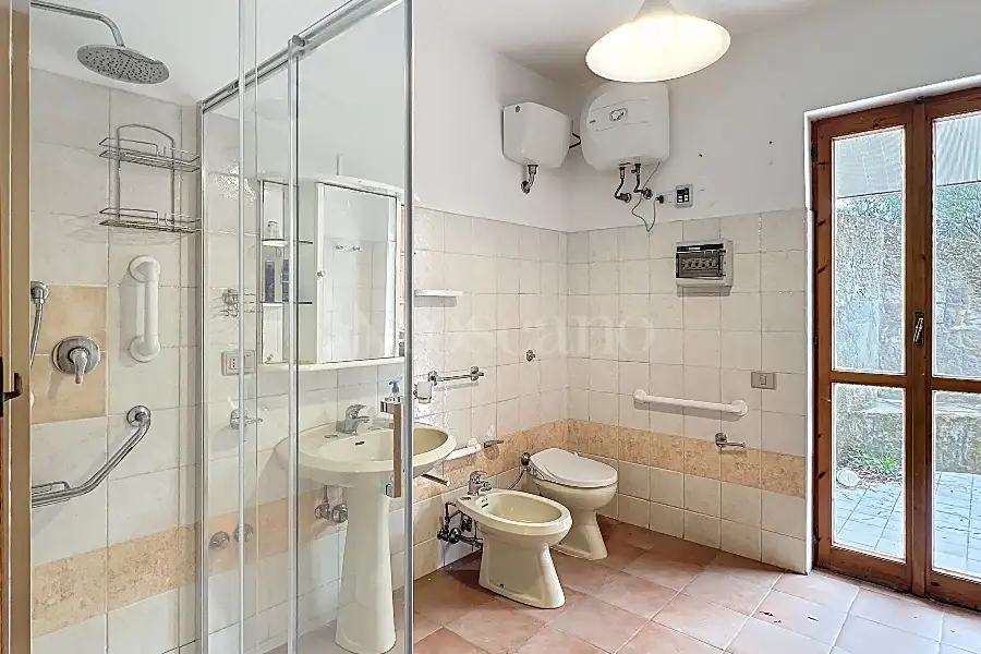 Casa Indipendente in vendita di 300 mq a €330.000 (rif. 24/2026)