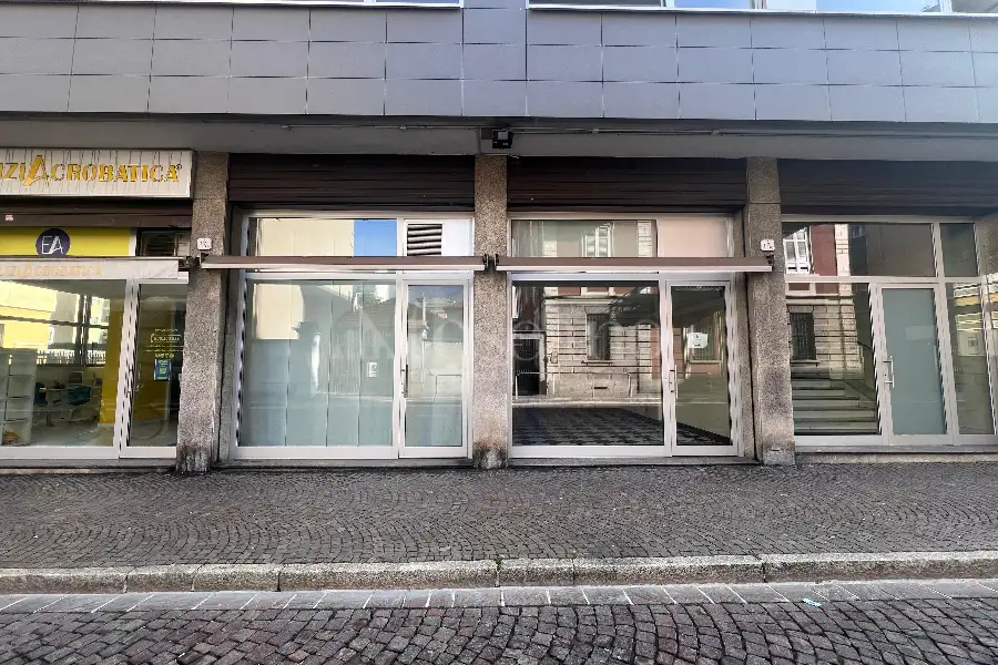 Negozio in affitto di 70 mq a €1.500 (rif. 10/2026)