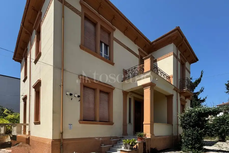 Villa in vendita di 413 mq a €700.000 (rif. 94/2025)