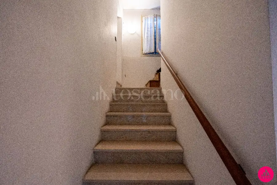 Casa Indipendente in vendita di 360 mq a €320.000 (rif. 128/2026)