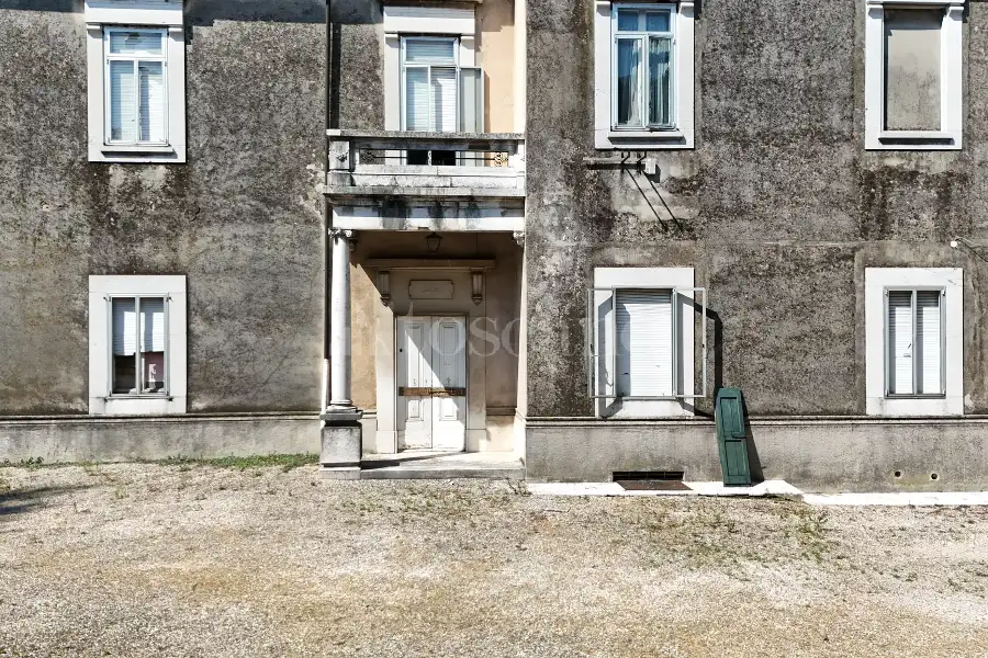 Rustico in vendita di 2.000 mq a €2.000.000 (rif. 26/2026)