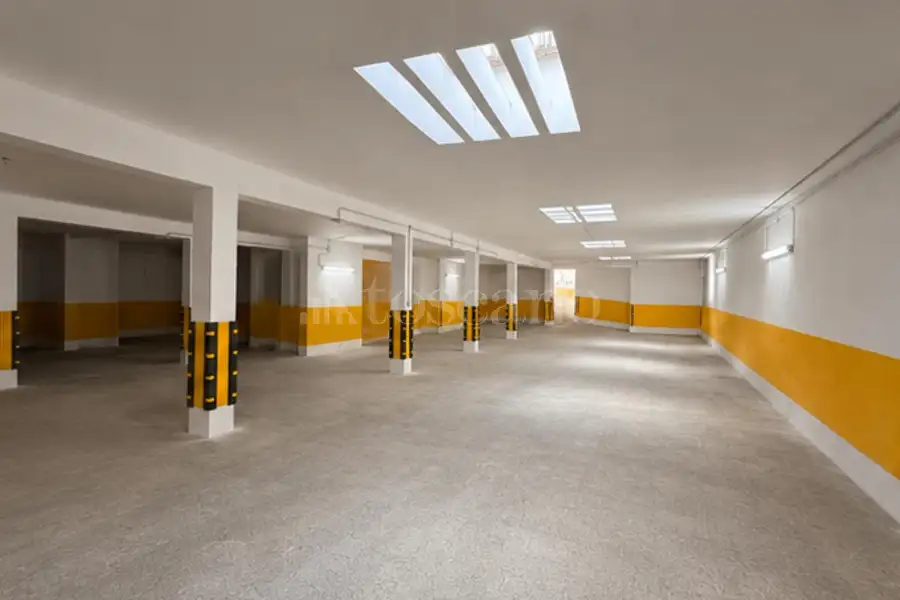 Box in vendita di 550 mq a €300.000 (rif. 16/2026)