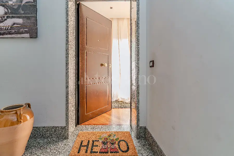 Attico in vendita di 185 mq a €737.000 (rif. 27/2026)