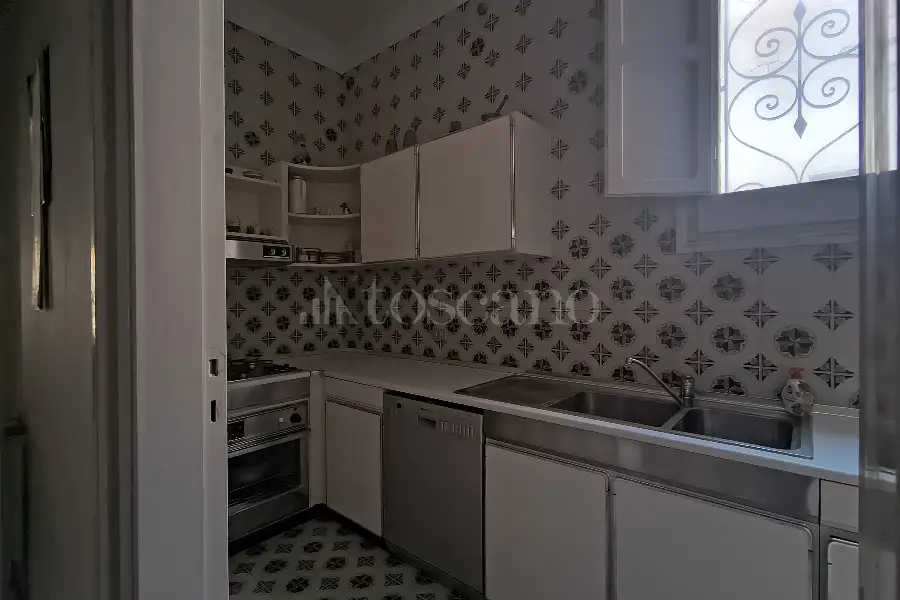 Palazzo in vendita di 585 mq a €338.000 (rif. 51/2026)