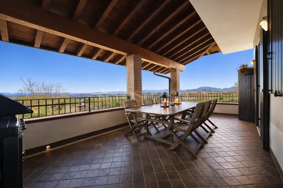 Villa in vendita di 630 mq trattativa riservata (rif. 8/2026)
