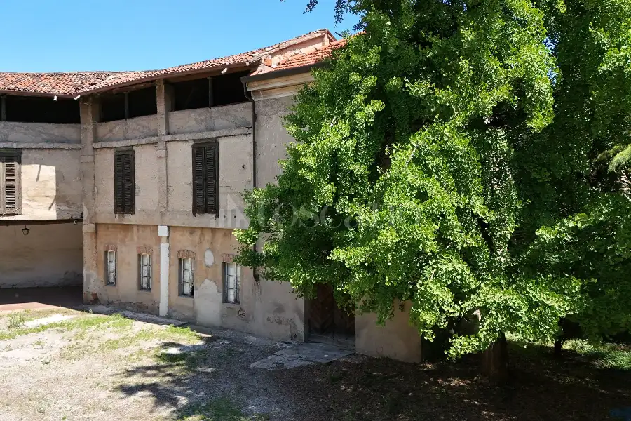 Rustico in vendita di 2.000 mq a €2.000.000 (rif. 26/2026)