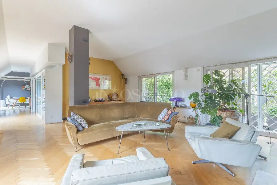 Casa in vendita di 210 mq a €2.600.000 (rif. 45/2026)