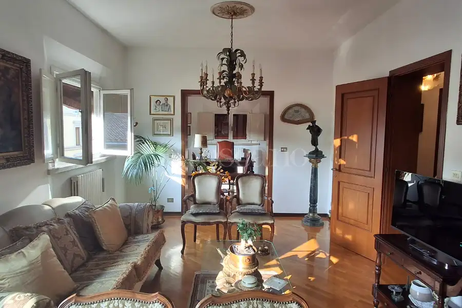 Casa in affitto di 150 mq a €2.500 (rif. 25/2026)