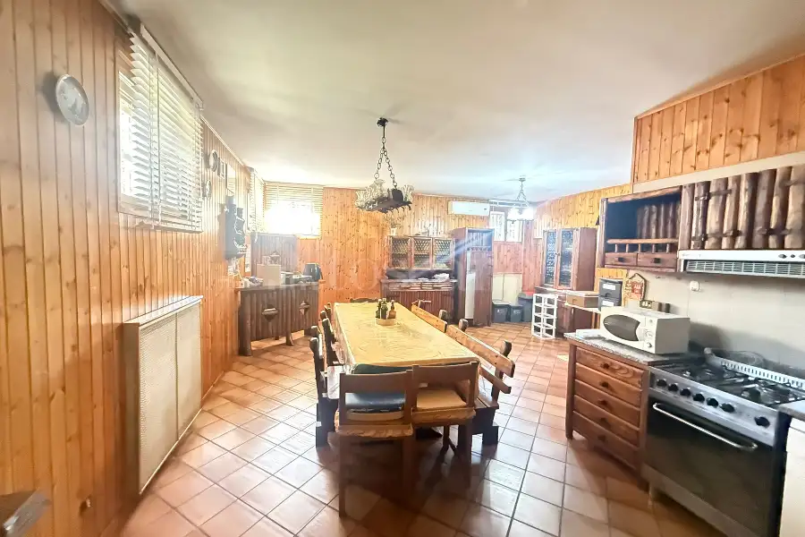 Casa Indipendente in vendita di 280 mq a €350.000 (rif. 1/2026)