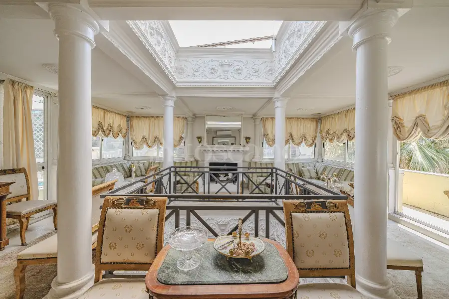 Villa in vendita di 210 mq a €980.000 (rif. 50/2026)