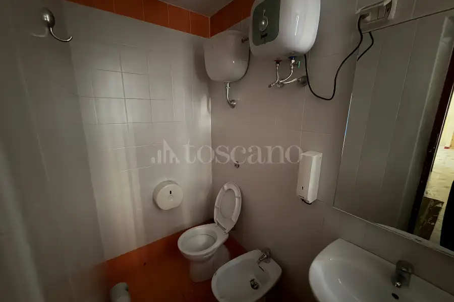 Negozio in affitto di 210 mq a €7.000 (rif. 13/2026)