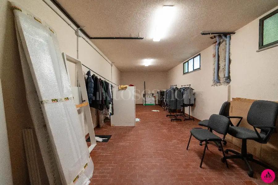 Villino a Schiera in vendita di 270 mq a €299.000 (rif. 98/2025)