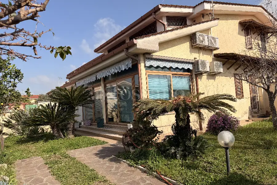 Villa Bifamiliare in vendita di 90 mq a €179.000 (rif. 10/2026)