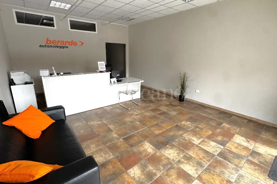 Negozio in affitto di 60 mq a €1.300 (rif. 1/2026)