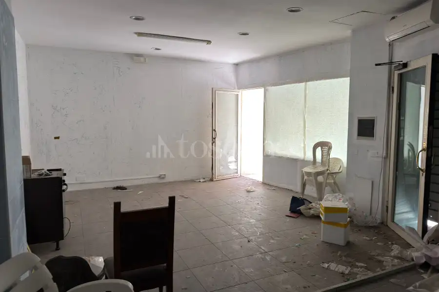 Negozio in vendita di 38 mq a €54.000 (rif. 72/2026)