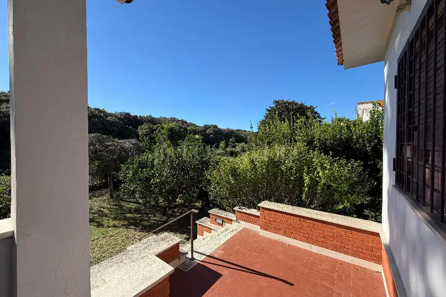Villa in vendita di 250 mq a €739.000 (rif. 100/2026)