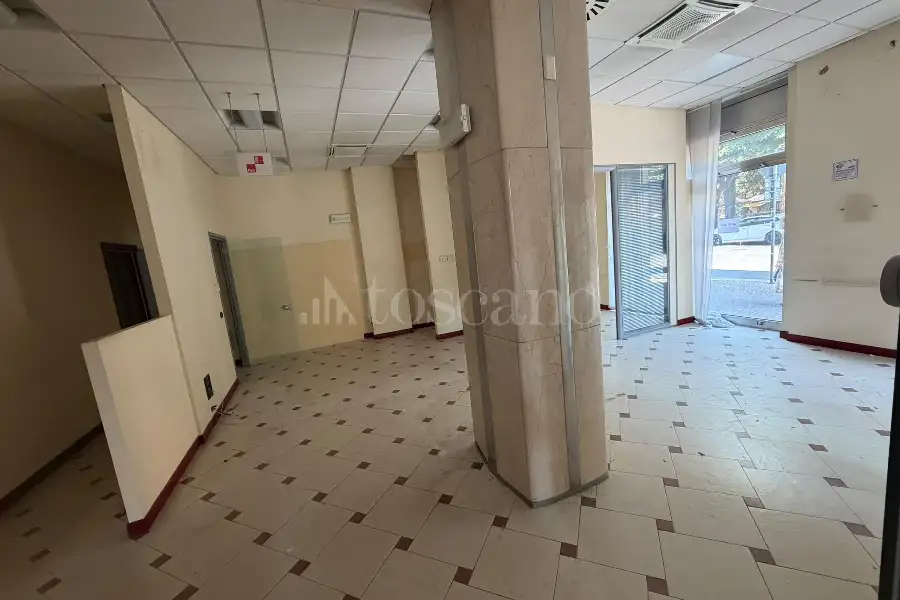 Negozio in affitto di 210 mq a €7.000 (rif. 13/2026)