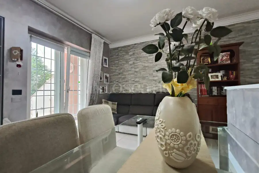 Villa Plurifamiliare in vendita di 90 mq a €299.000 (rif. 9/2026)