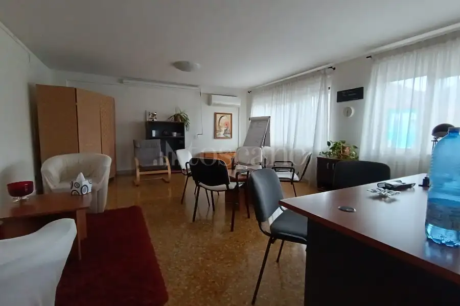 Ufficio in vendita di 165 mq a €225.000 (rif. 51/2024)