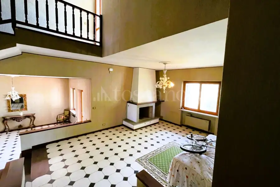 Villa in vendita di 305 mq a €650.000 (rif. 12/2025)