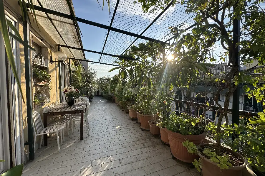 Attico in vendita di 95 mq a €699.500 (rif. 11/2025)
