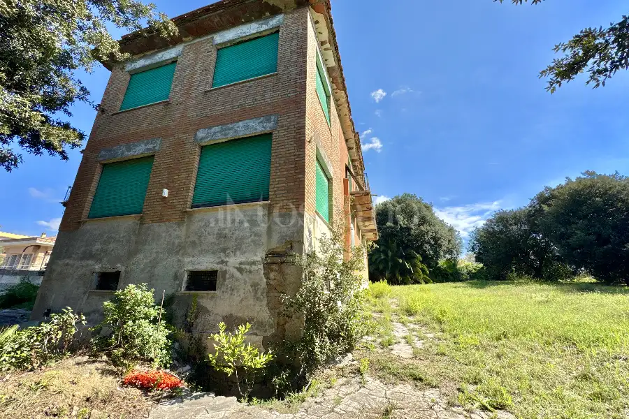 Casa Indipendente in vendita di 350 mq a €349.000 (rif. 112/2025)