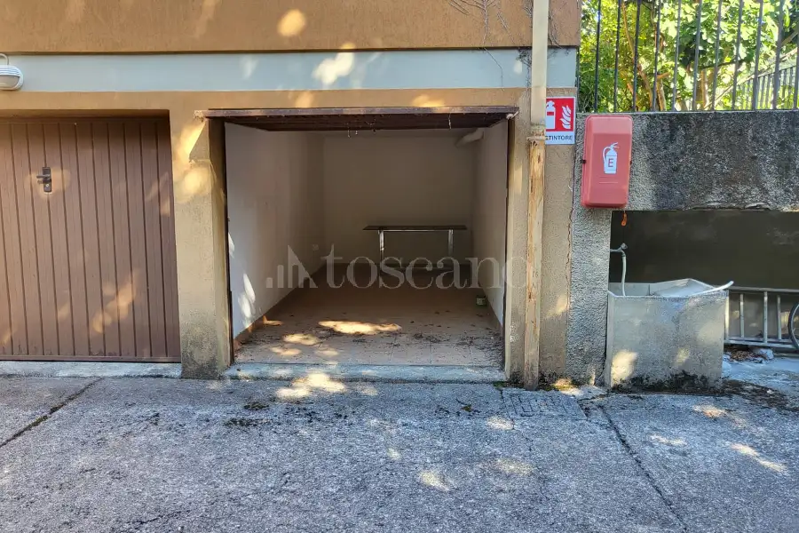 Box in vendita di 12 mq a €25.000 (rif. 49/2026)