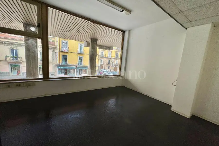 Ufficio in affitto di 250 mq a €1.000 (rif. 69/2024)