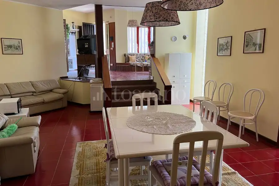 Villa in vendita di 396 mq a €445.000 (rif. 168/2025)