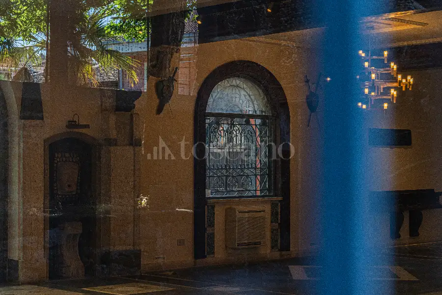 Villa in vendita di 1.200 mq a €4.250.000 (rif. 61/2026)