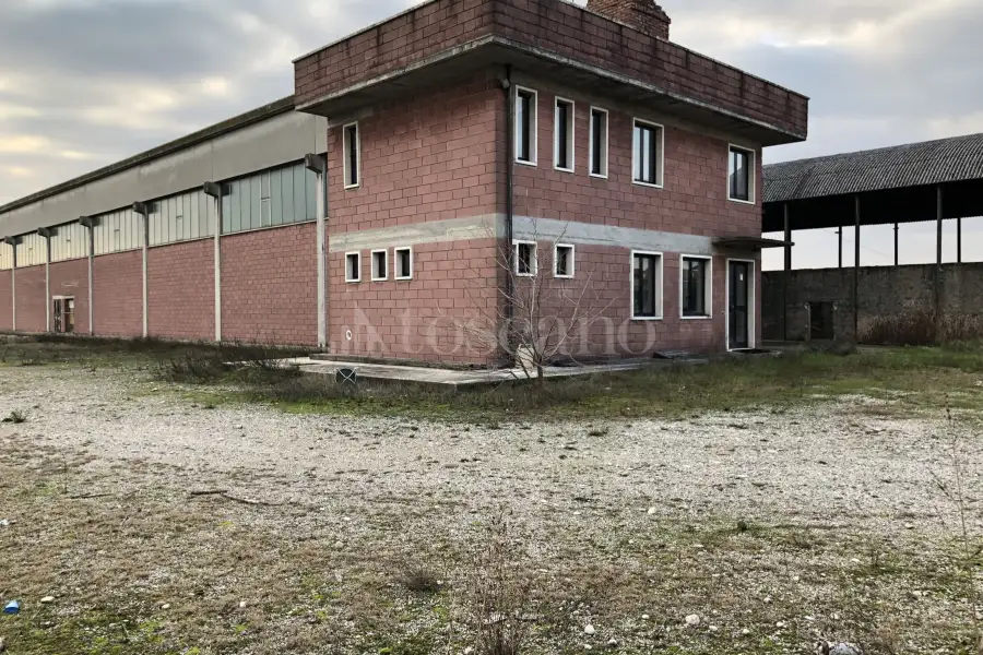 Edificabile Residenziali in vendita di 12.000 mq a €3.600.000 (rif. 3/2025)