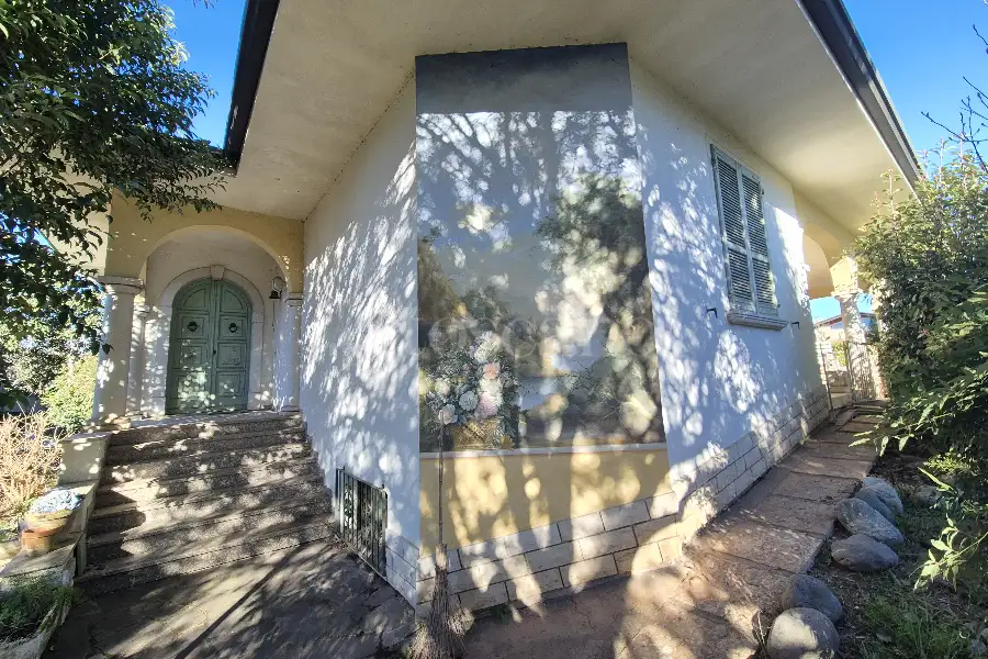Villa in vendita di 330 mq trattativa riservata (rif. 3/2026)