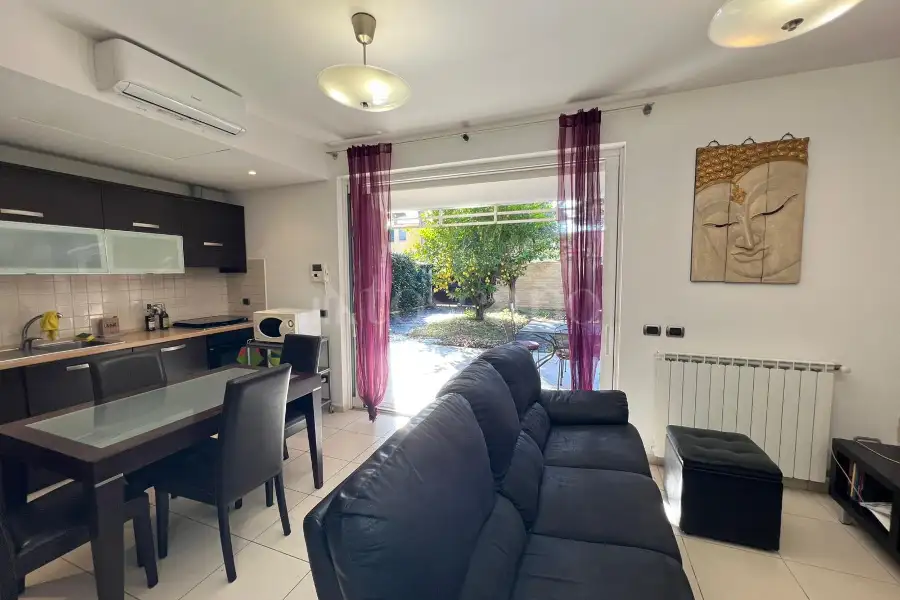 Villino a Schiera in vendita di 90 mq a €410.000 (rif. 5/2026)