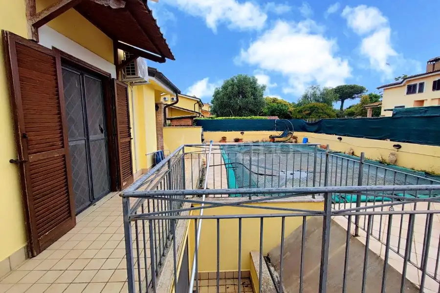 Villa Bifamiliare in vendita di 180 mq a €349.000 (rif. 42/2026)