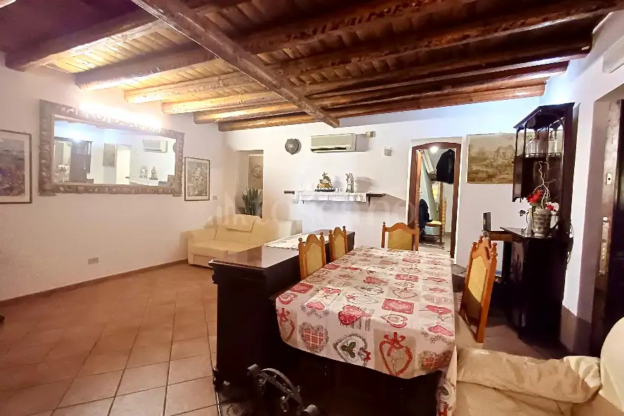 Casa in vendita di 140 mq trattativa riservata (rif. 24/2025)