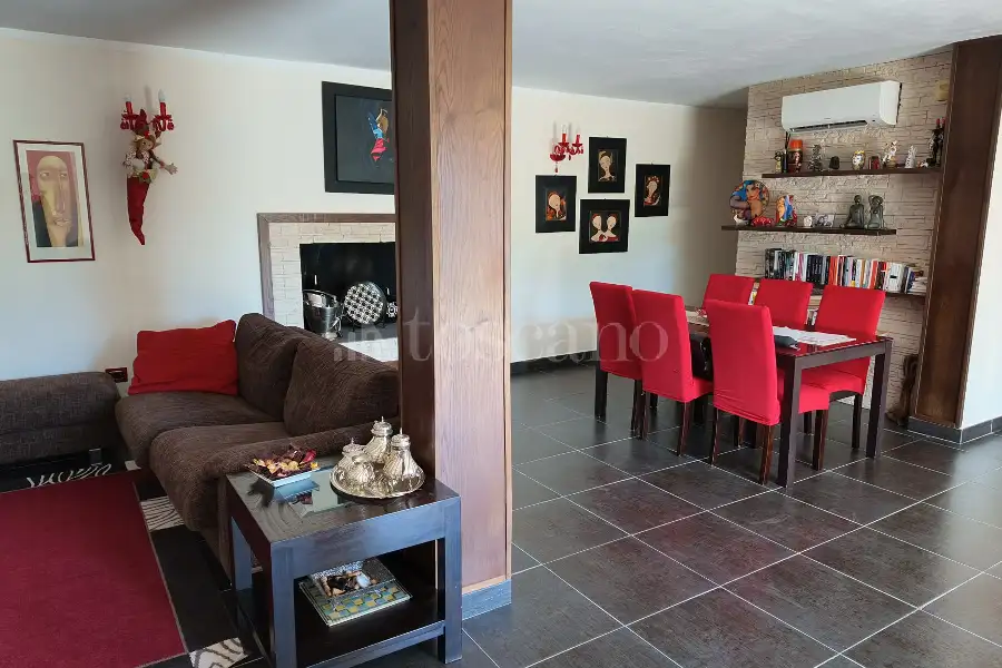 Casa Indipendente in vendita di 250 mq a €879.000 (rif. 203/2026)