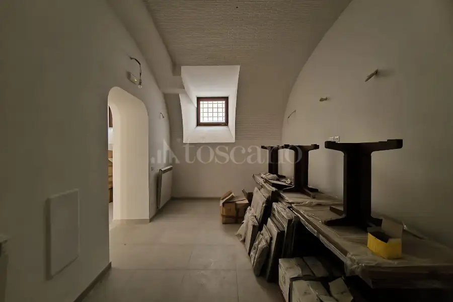 Negozio in vendita di 180 mq a €240.000 (rif. 49/2025)